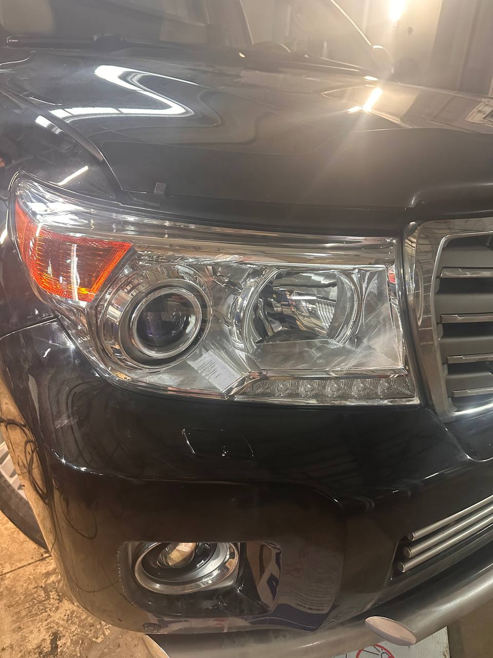 Toyota Land Cruiser 200 — устранение запотевания фар — фото 2